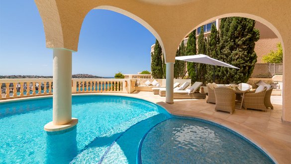 sun terrace with pool - villa Mallorca